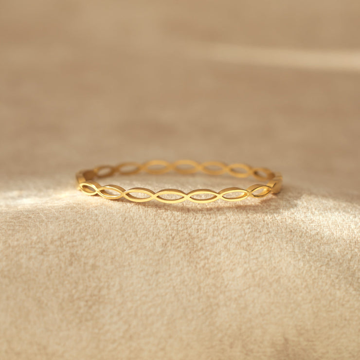Small Circle Of Female Friends Matching Weave Bracelet